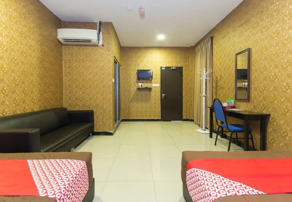 Night Queen Hotel - photo 10