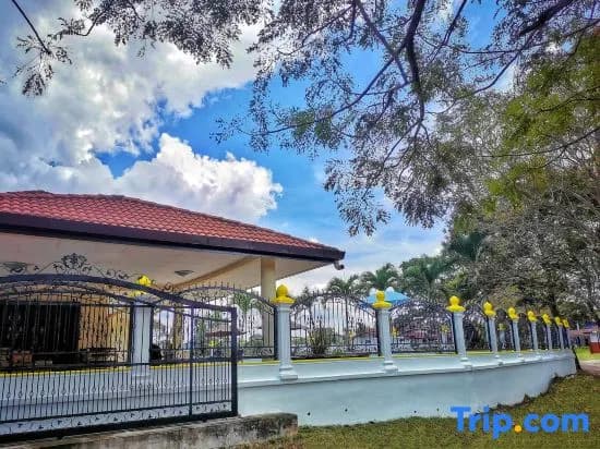 Yussy Homestay at Afamosa Villa - photo 9