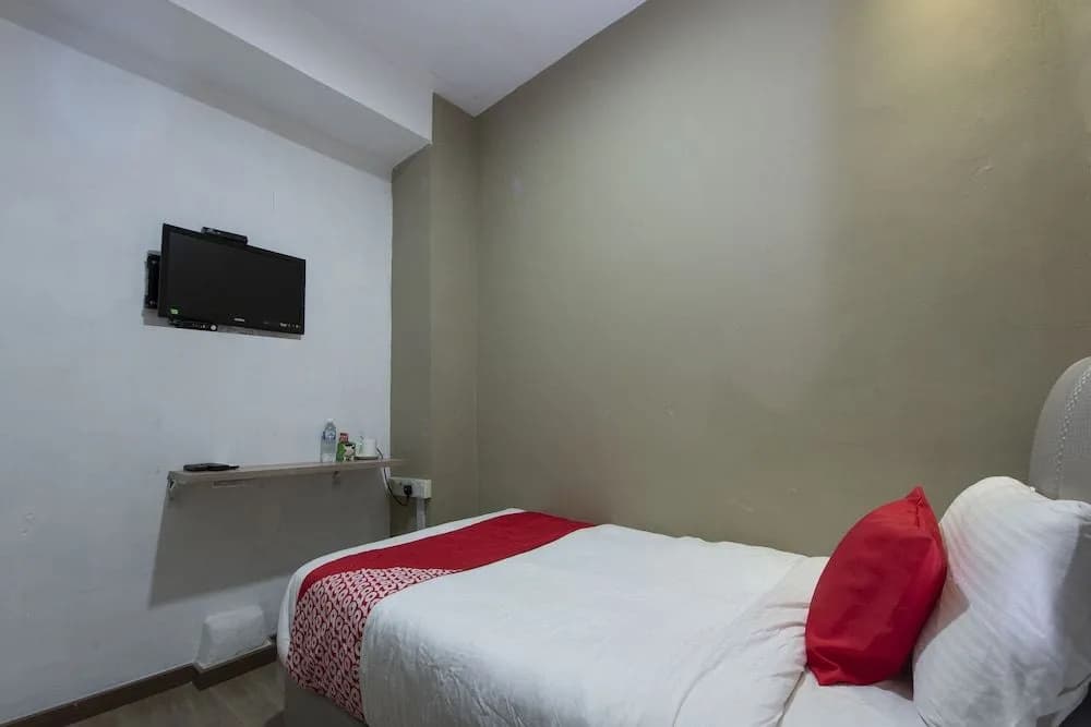 OYO 90231 Hotel By The Park Plt - photo 6