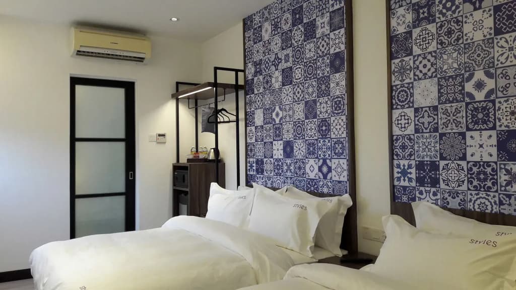 Styles Hotel - photo 7