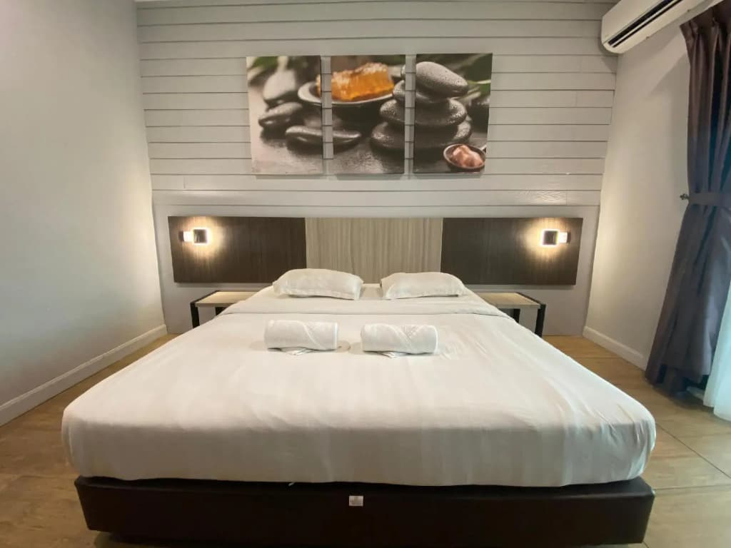 Wings Hotel - photo 2