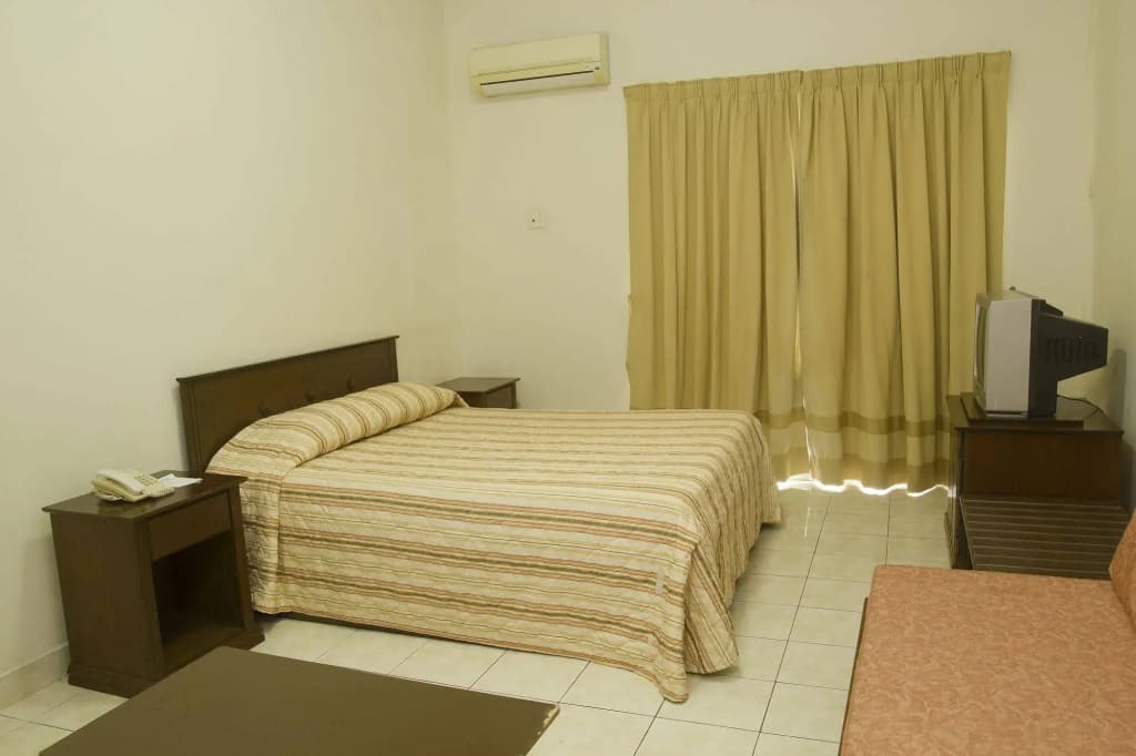 Suria Service Apartment Hotel - photo 2