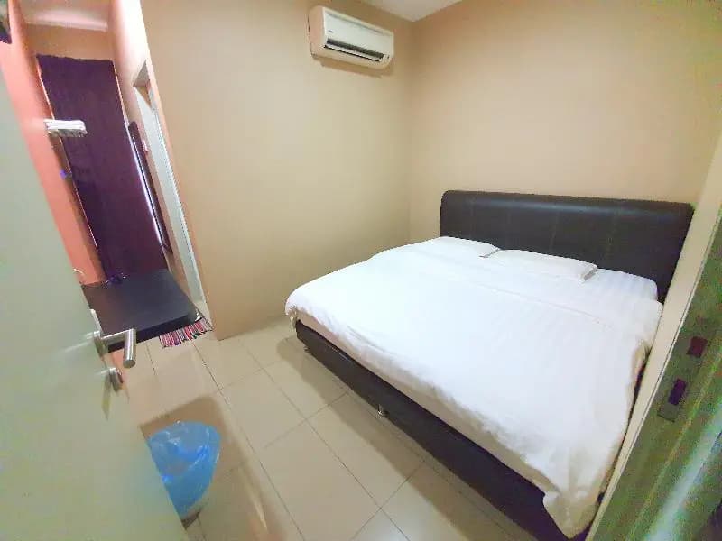 Inn Hotel - photo 2