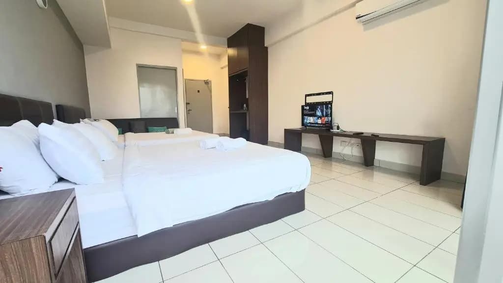 Aeropod [5B]/Near Airport / 2 Queen Bed/ Netflix/Free Parking - photo 4