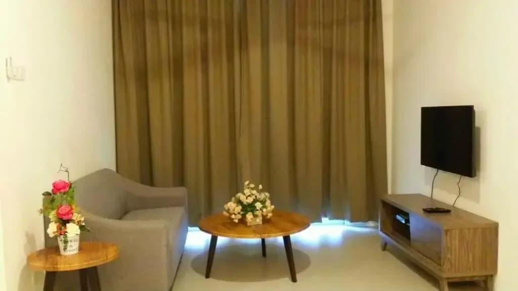 Barrington Square 2 Rooms Apartment at Golden Hill Night Market - photo 1
