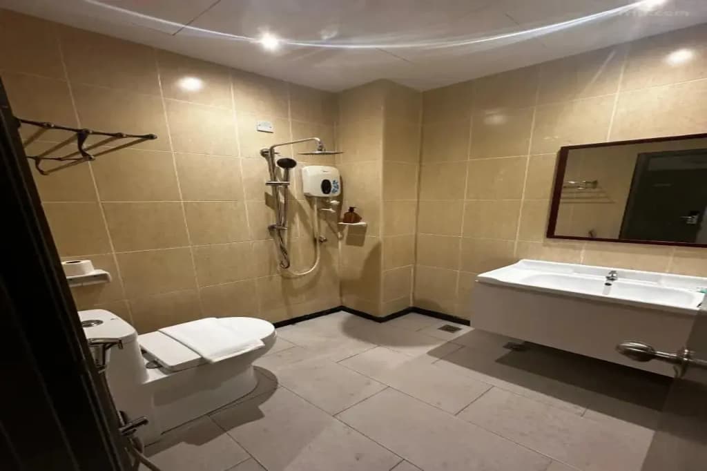 Dolphin Hotel, Chow Kit Kuala Lumpur - photo 43