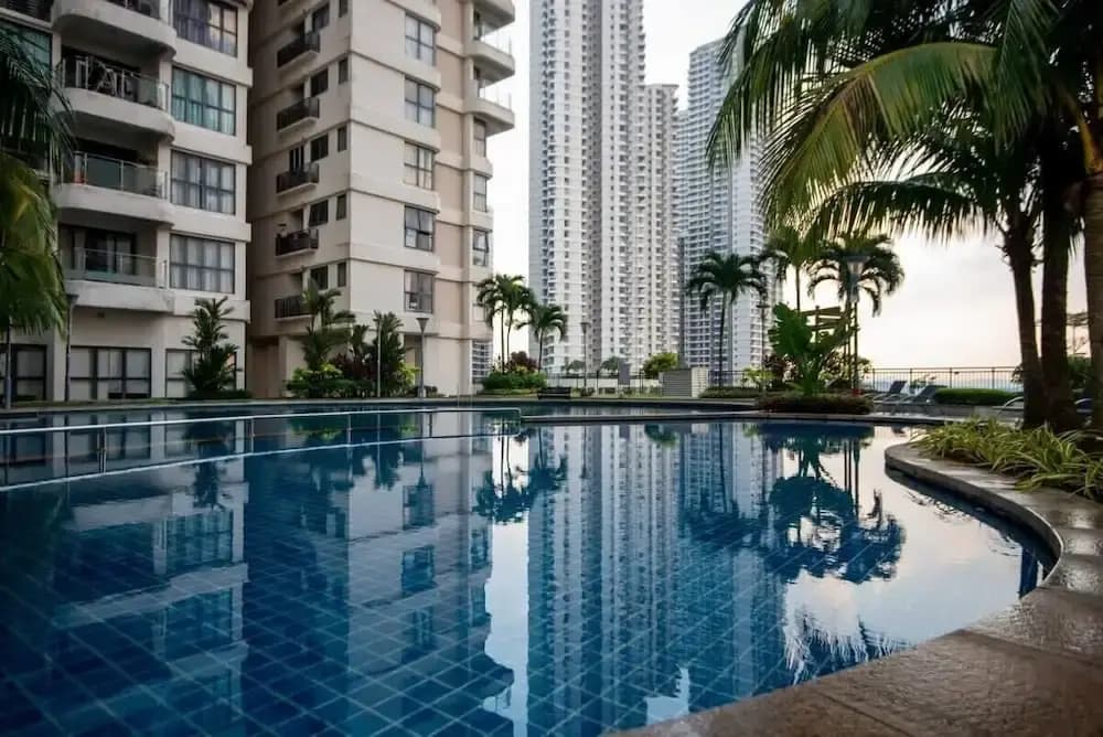 Chic 3BR in Danga Bay With Water Views & Parking - photo 19