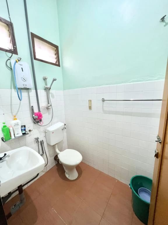 Teratai Homestay Batu Buruk - photo 5