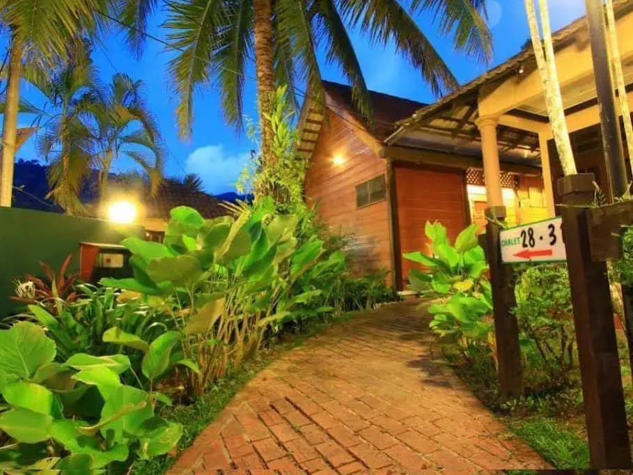 Six Villa Inn - photo 7