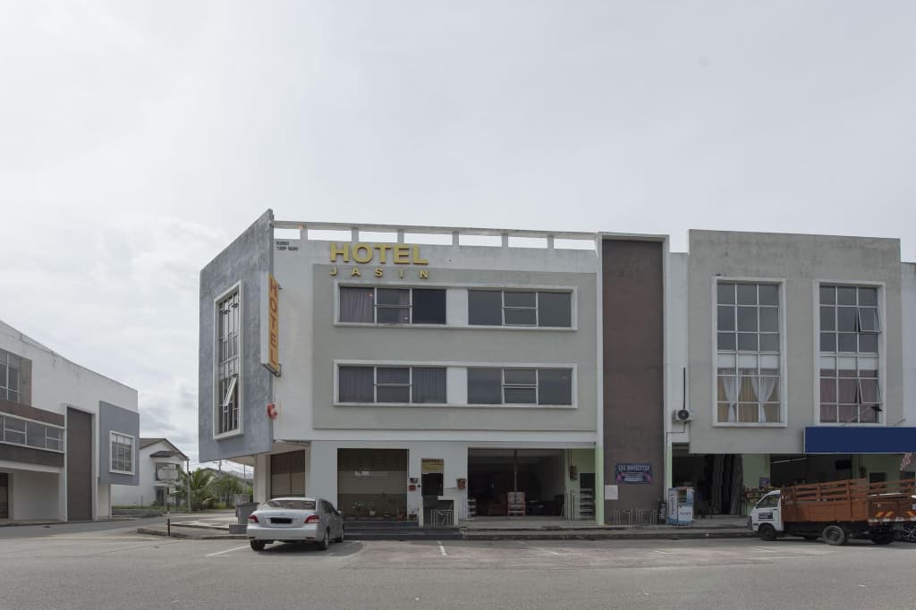 Hotel O Jasin - photo 1