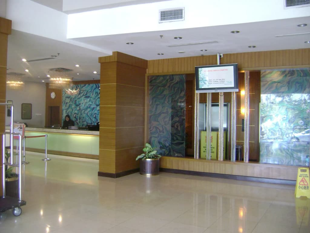 Crystal Crown Kuala Lumpur - photo 2