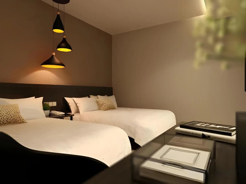 The Square Hotel - photo 5