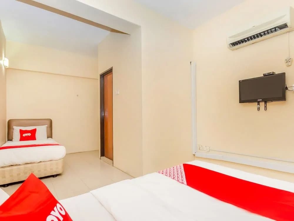 OYO 89703 B Link Hotel - photo 7