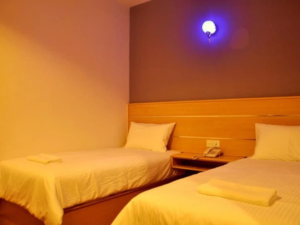 Hotel Zamburger Taman Kapar - photo 4