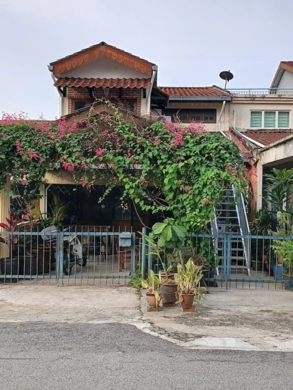 Serene Mountain Retreat in KL - Entire House for Rent - photo 5