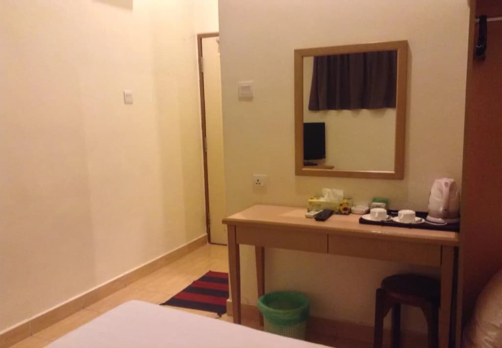 Lai Lai Hotel - photo 6