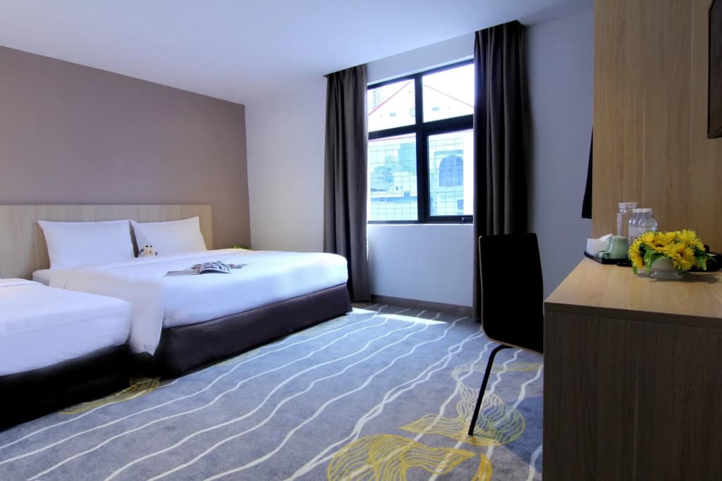 Pacific Express Hotel Chinatown - photo 4