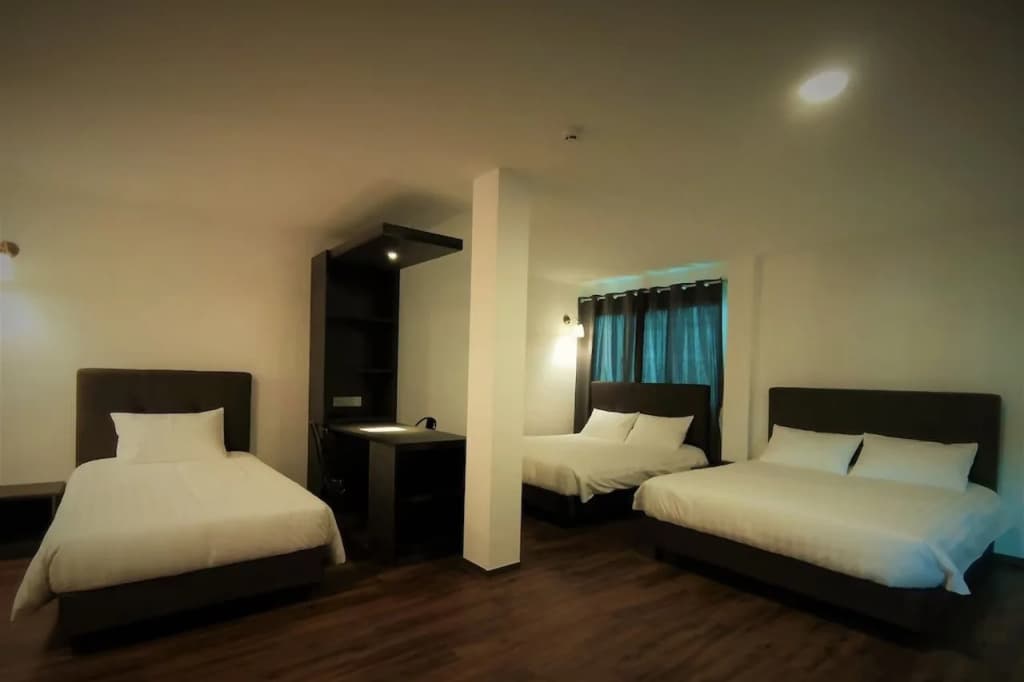 Hotel Longhouse - photo 5