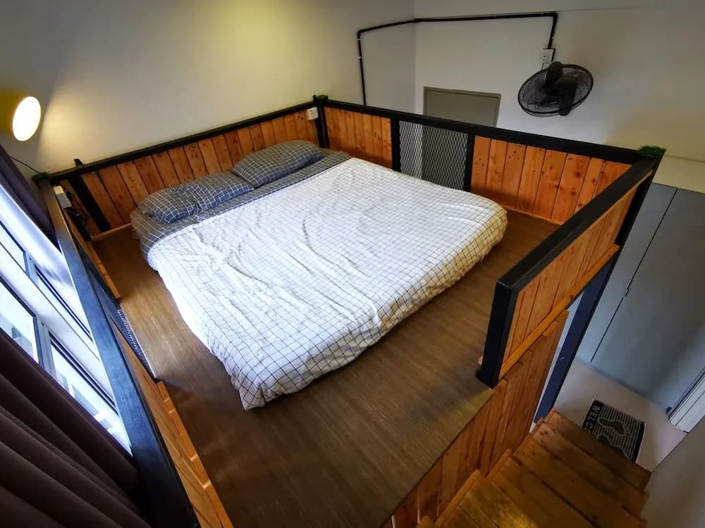 The Woodz Thematic Homestay - photo 5
