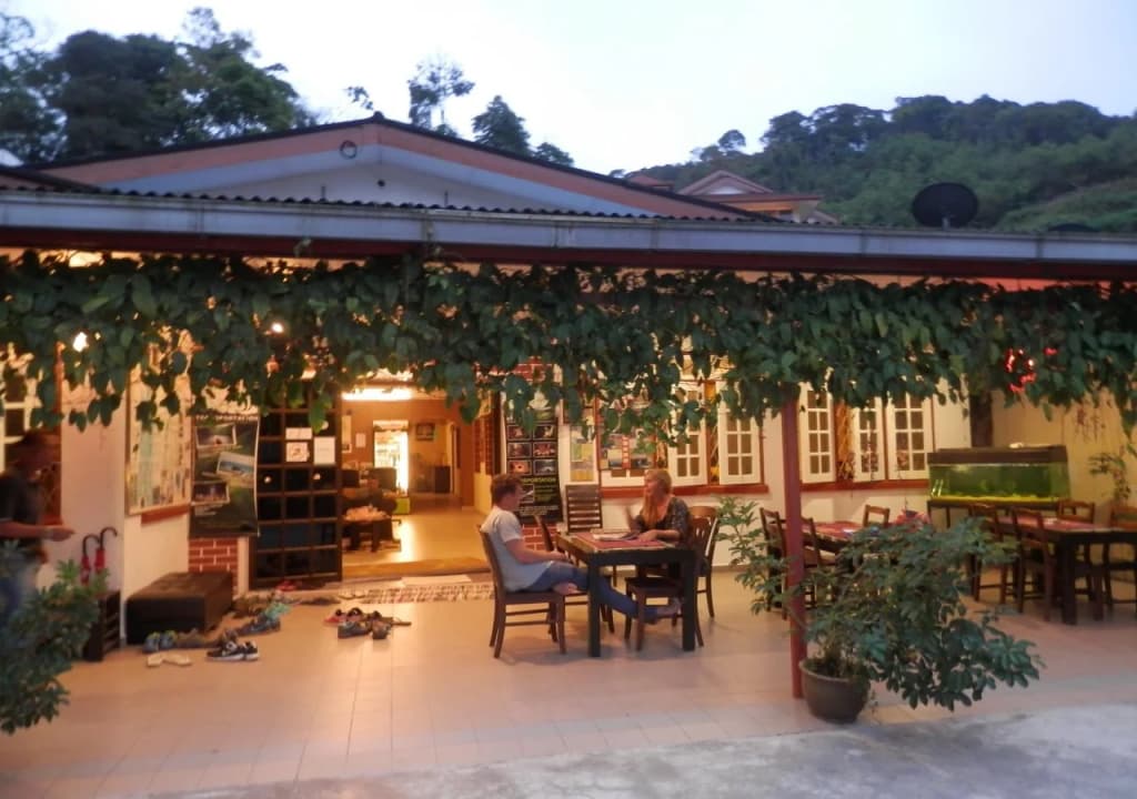 Eight Mentigi Guest House - photo 12