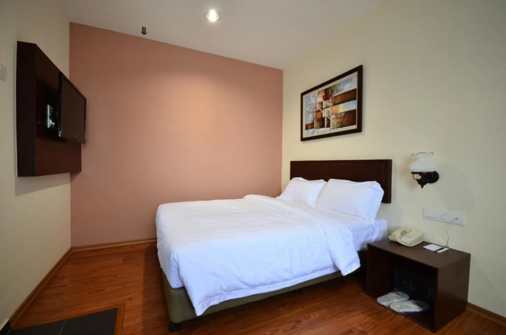906 Riverside Hotel - photo 5