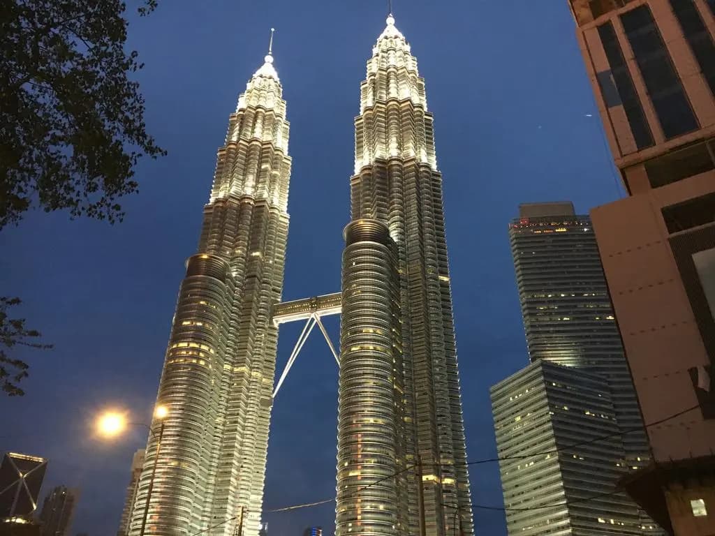 Hotel Stripes Kuala Lumpur, Autograph Collection - photo 1