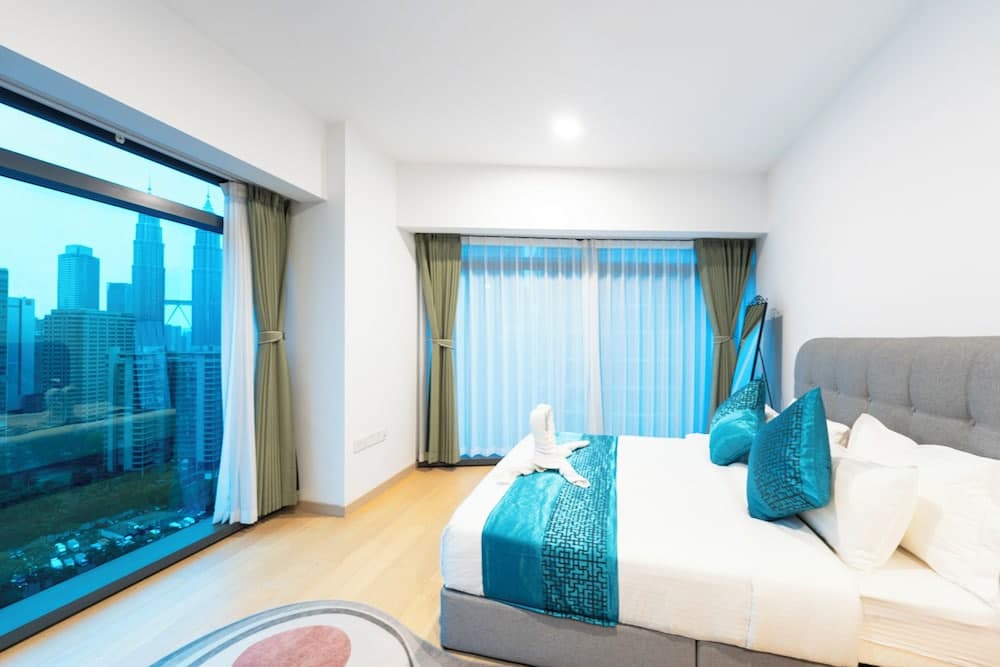 Moonway Luxury Suites At Eaton Residence - photo 37