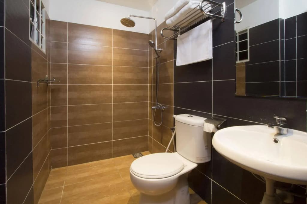 OYO 127 The Reeds Hotel - photo 8