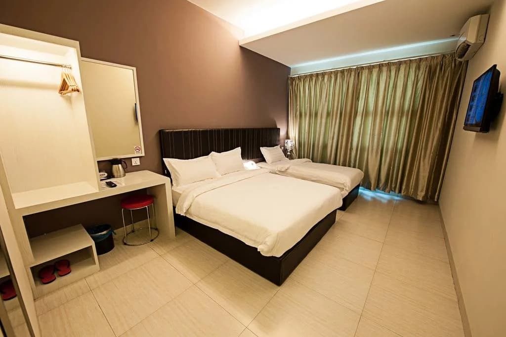 Seven Boutique Hotel - photo 1