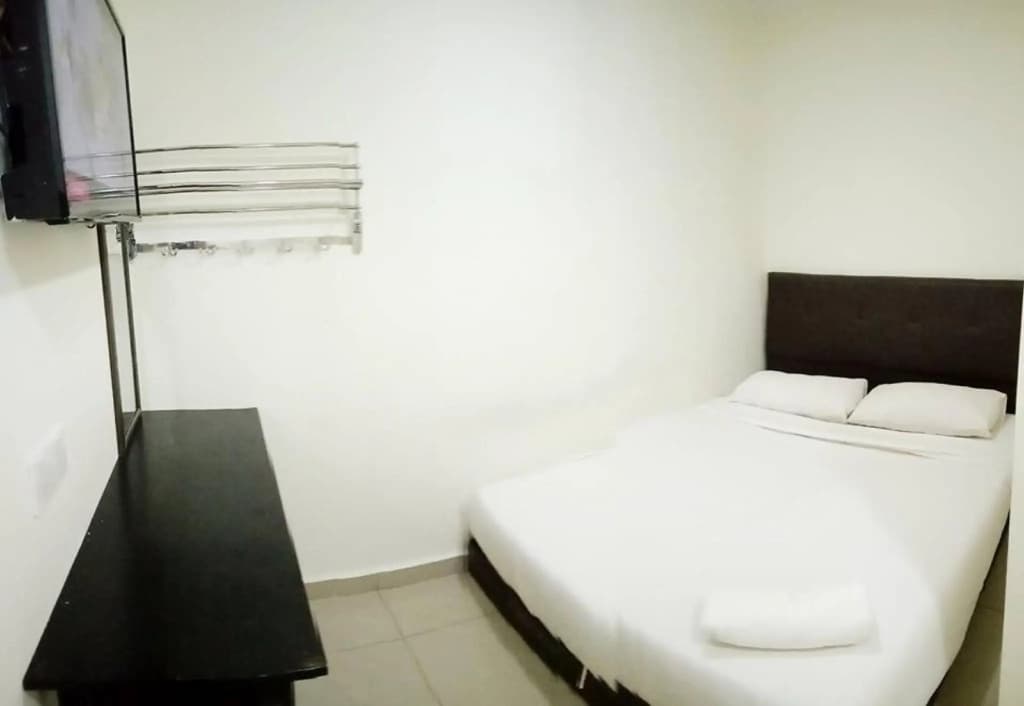 Cattleya Glory Hotel - photo 2