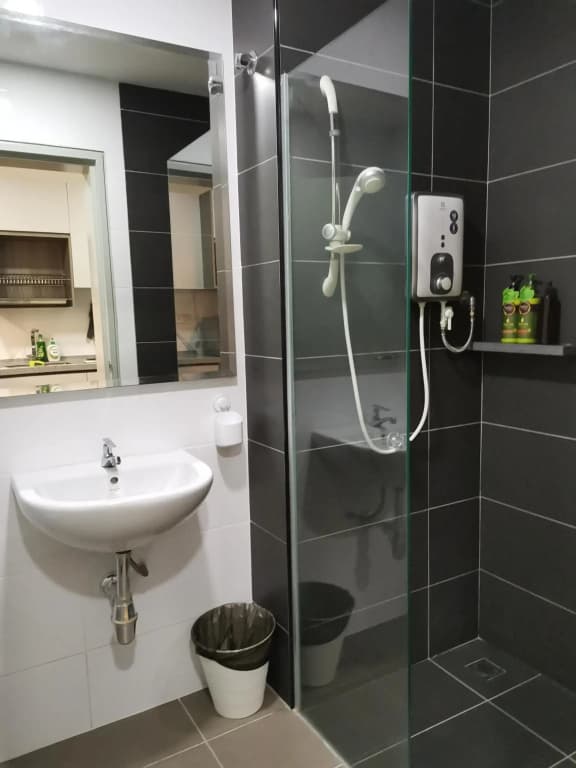 HIJAU Geniehome 2BR Free 99mbps WIFI and Carpark at Utropolis Shah Alam - photo 8