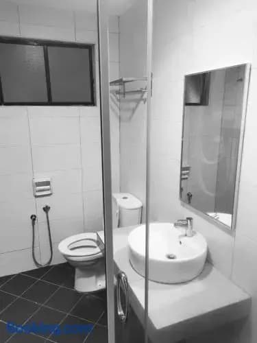 Lumut Marina Heights Hotel - photo 8