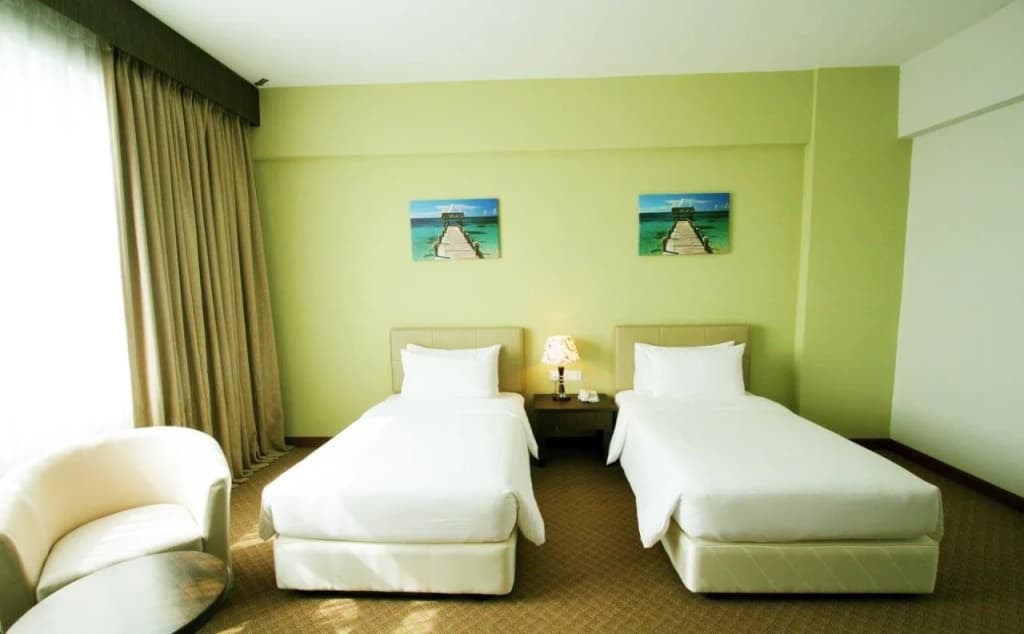 The Regency Waterfront Hotel - photo 3