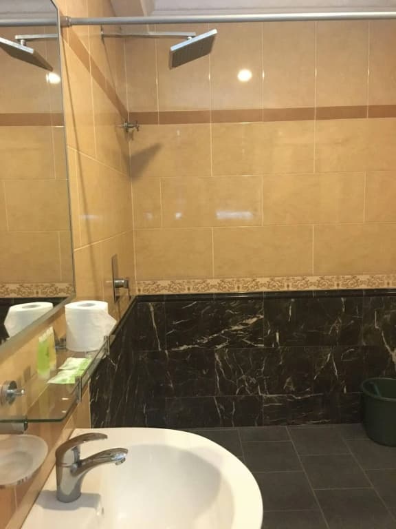 OYO Capital O 89695 Planters Hotel - photo 9