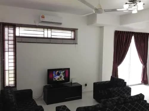 Comfort Holiday Home @ Bukit Indah - photo 4