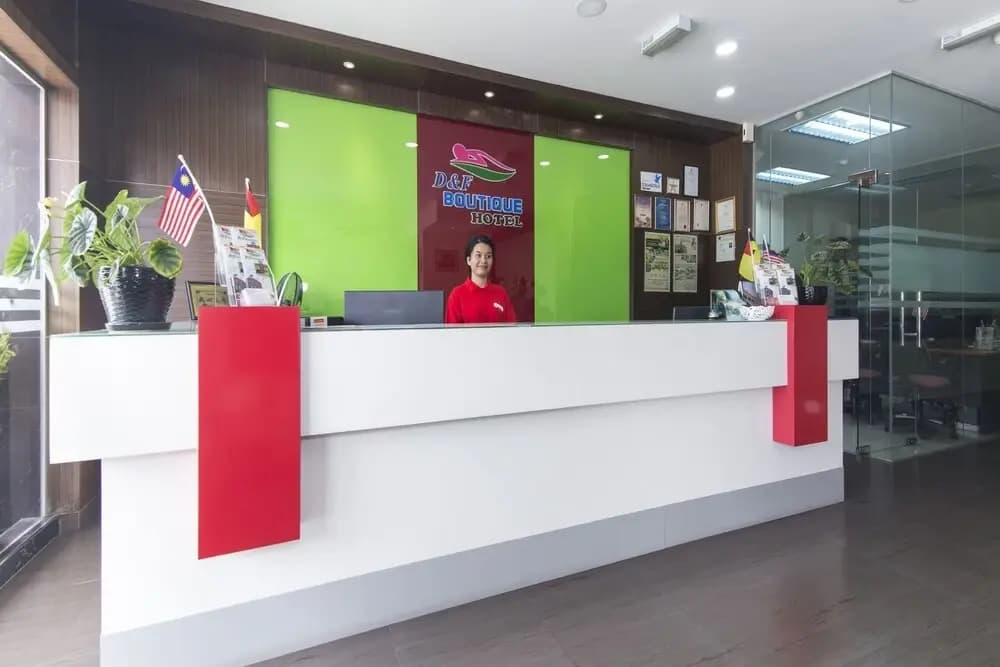 OYO 498 D&F Boutique Hotel Senawang - photo 15