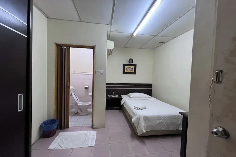 Seri Kemaman Inn, Chukai Terengganu - photo 17