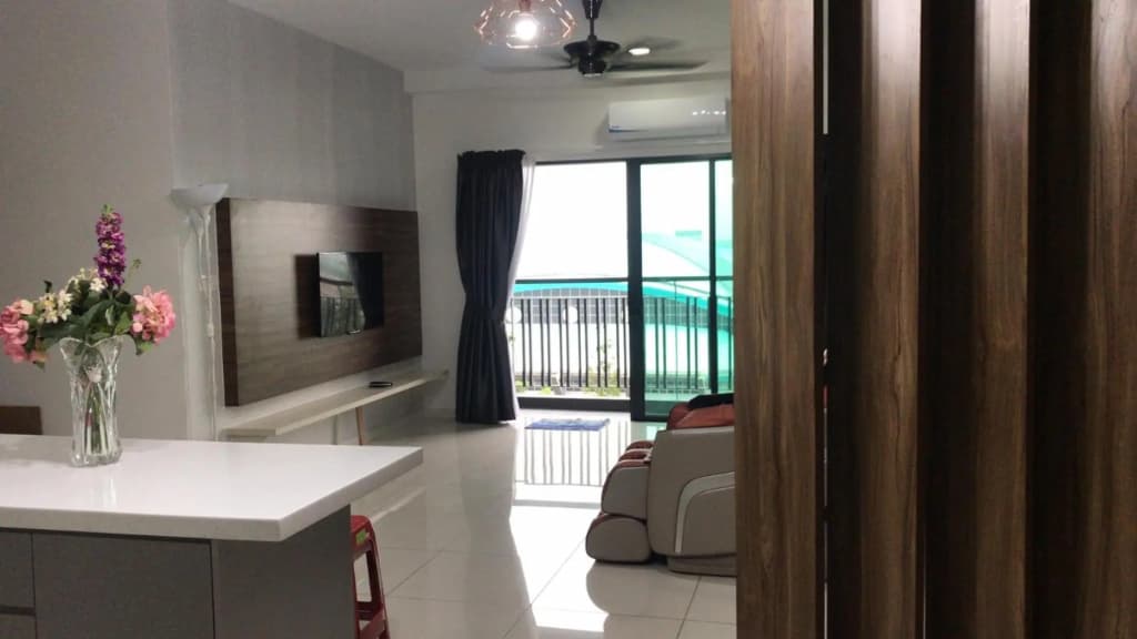 Luxury Homestay at Emira Residence - photo 13