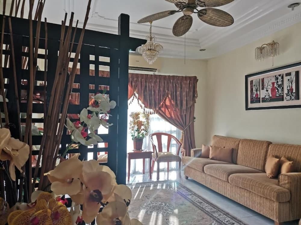 Aini's Guest House In Vista Amani Condo - photo 11