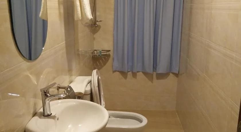 Uncle Ho Motel - photo 7