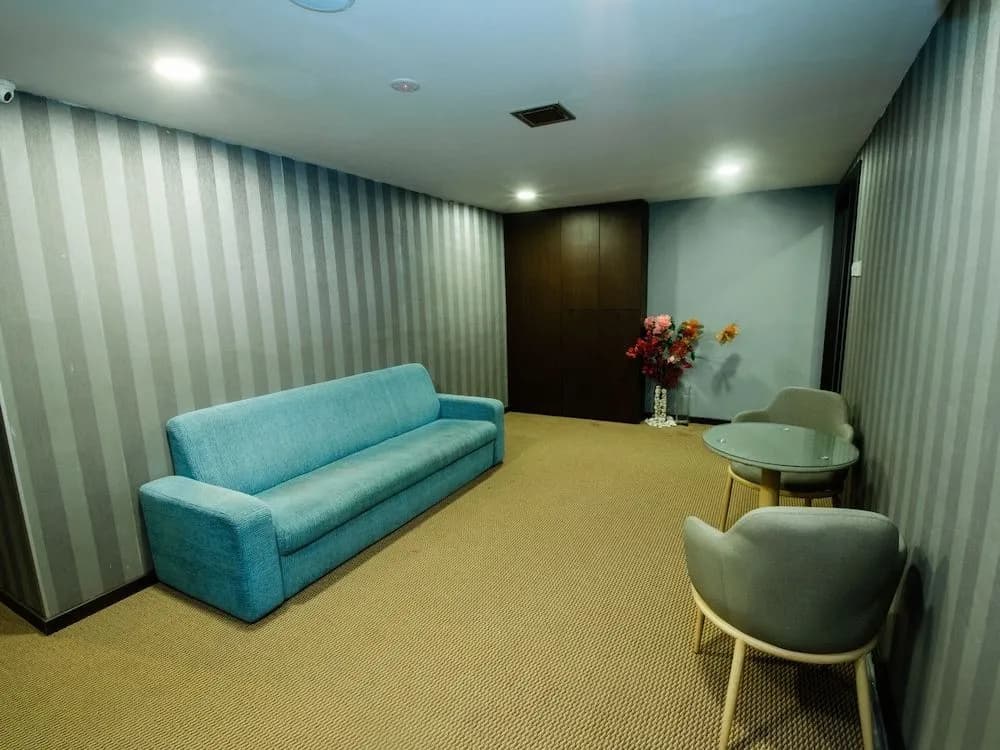 OYO 89456 V Motel - photo 5