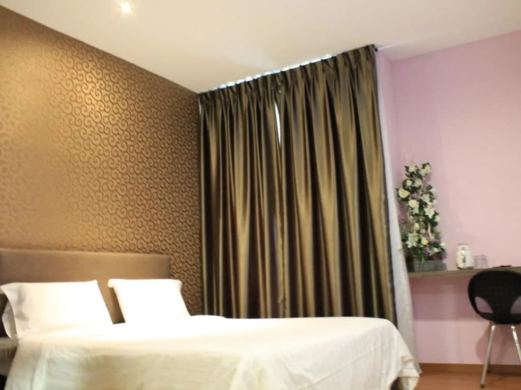 U & Me Hotel - photo 4