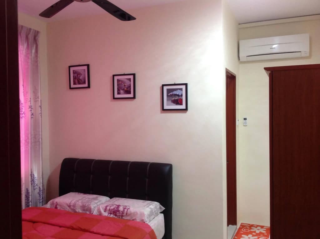 KK Holiday Suites Apartment - photo 1