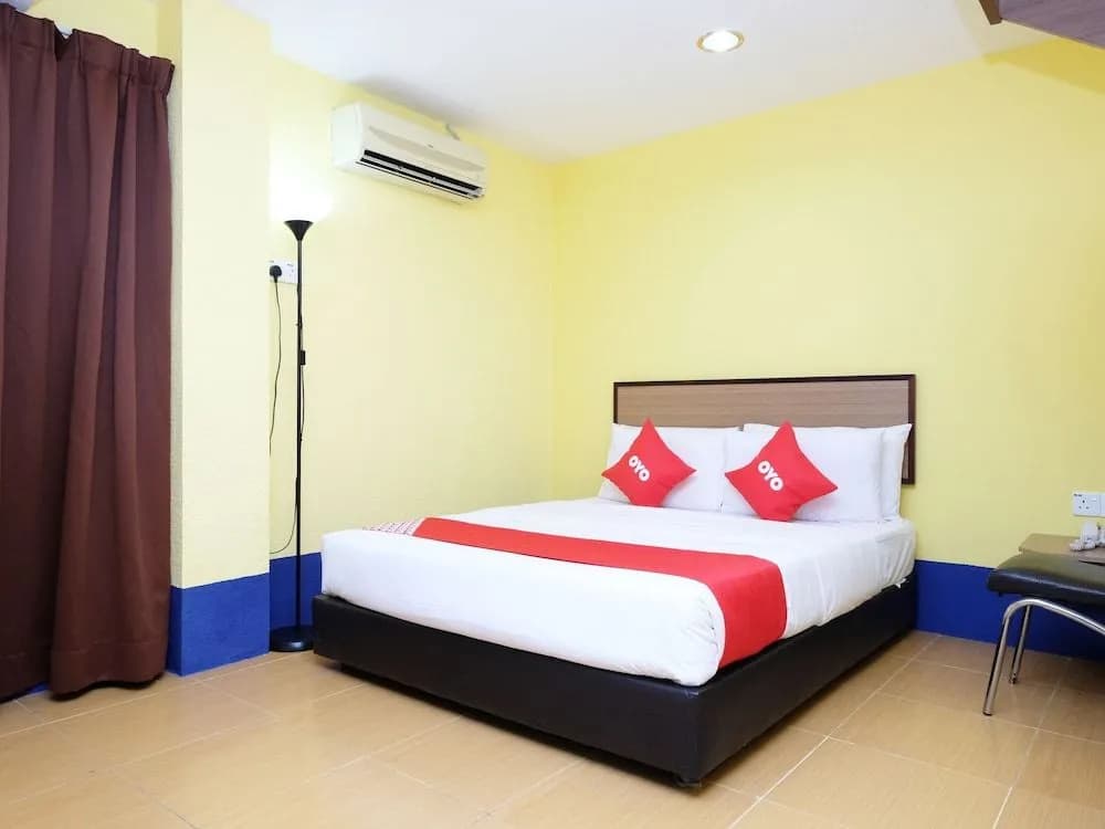 OYO 89352 Golden Terminal Lodge - photo 4