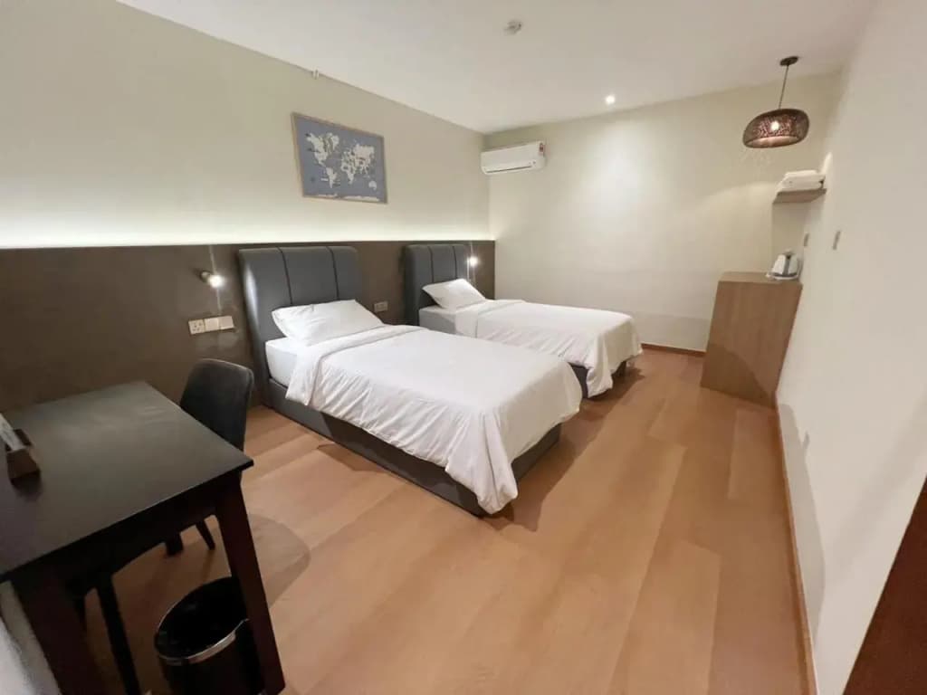 The Borneo Hotel - photo 7