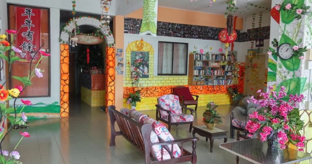 Old Town Guesthouse - photo 13