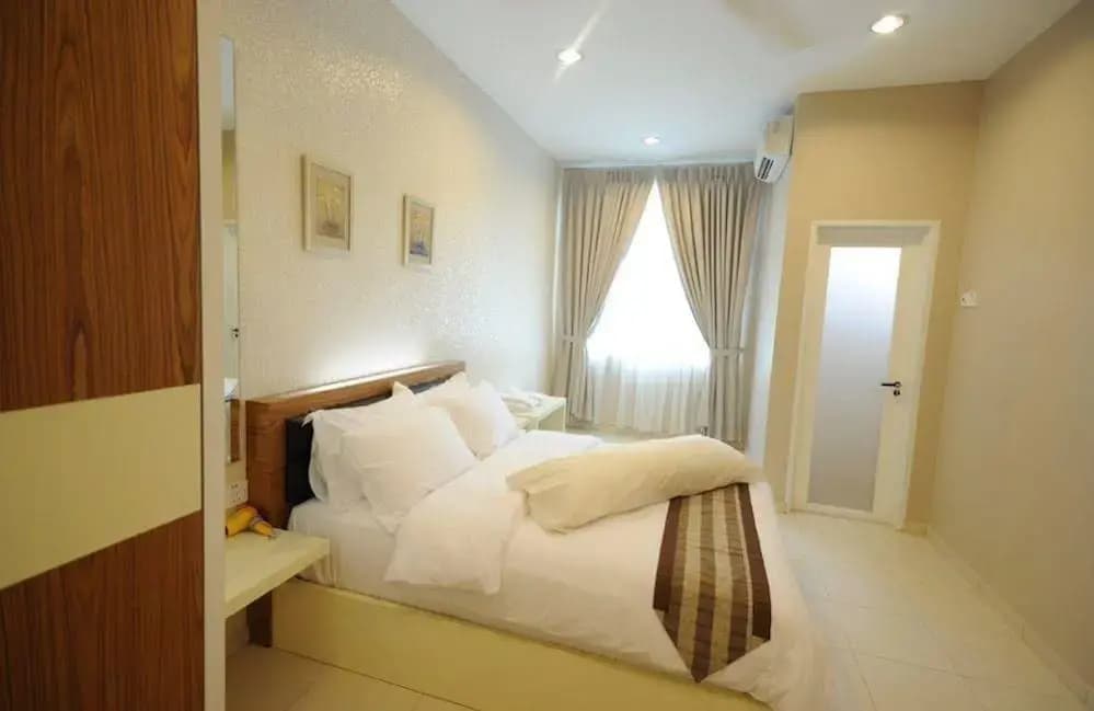 Courtyard Residence - photo 7
