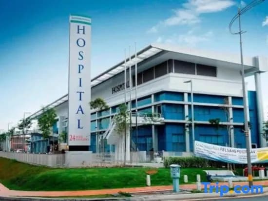 Pacific Tower Petaling Jaya Near Jaya One, University Malaya, Columbia Hospital by My Homez - photo 1