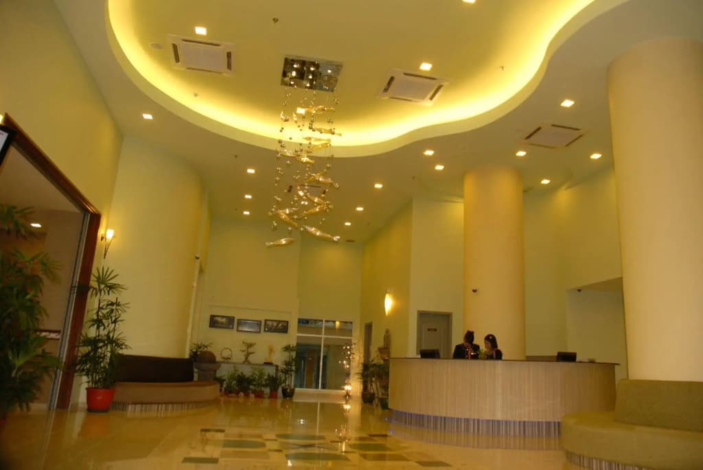 The Pavilion Hotel - photo 32