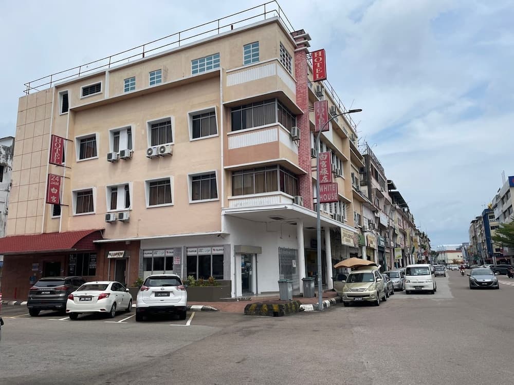 OYO 91284 White House Hotel Kluang - photo 15
